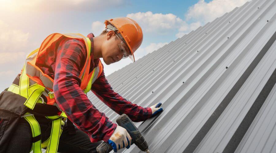 Professional gutter cleaning in Isle La Motte, VT